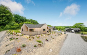 4 Bedroom Stunning Home In Sjølund